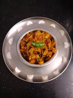 *வெள்ளை முள்ளங்கி பொரியல்*(mullangi poriyal recipe in tamil) செய்முறை முக்கிய புகைப்படம்