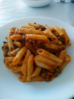 Una foto de Macarrones boloñesa