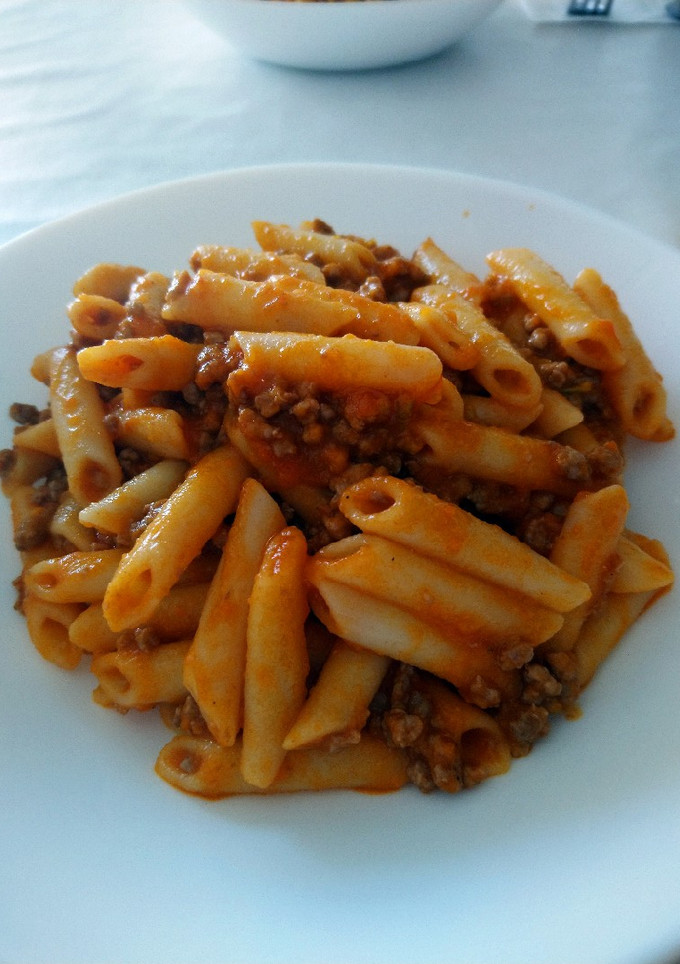 Una foto de Macarrones boloñesa