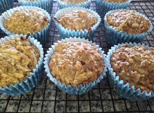 รูปของ Whole Wheat Apple Cinnamon Oatmeal Muffins | มัฟฟินโฮลวีตแอปเปิ้ลชินนาม่อน
