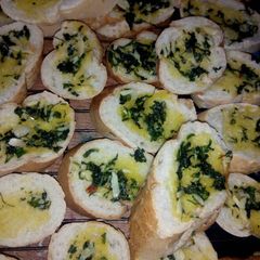 A picture of Garlic Bread.