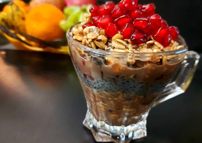 How to Prepare Speedy Overnight Oats with Chocolate, Nuts &amp; Pomegranate