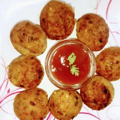 A picture of Vegetables Poha balls.