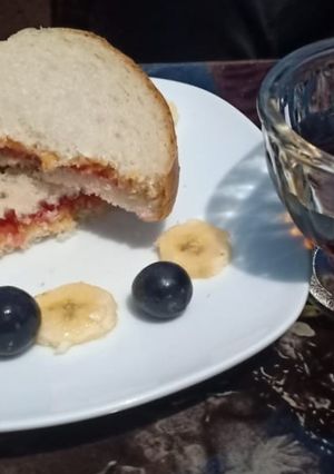 A picture of Traditional PB and J #noheatsnacks #photographychallenge.