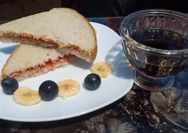 Traditional PB and J #noheatsnacks #photographychallenge