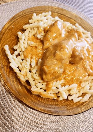 Pulykaszárny tejfölösen recept fotója