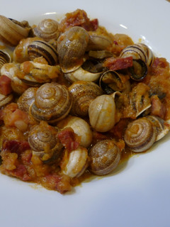 Una foto de Caracoles con chorizo