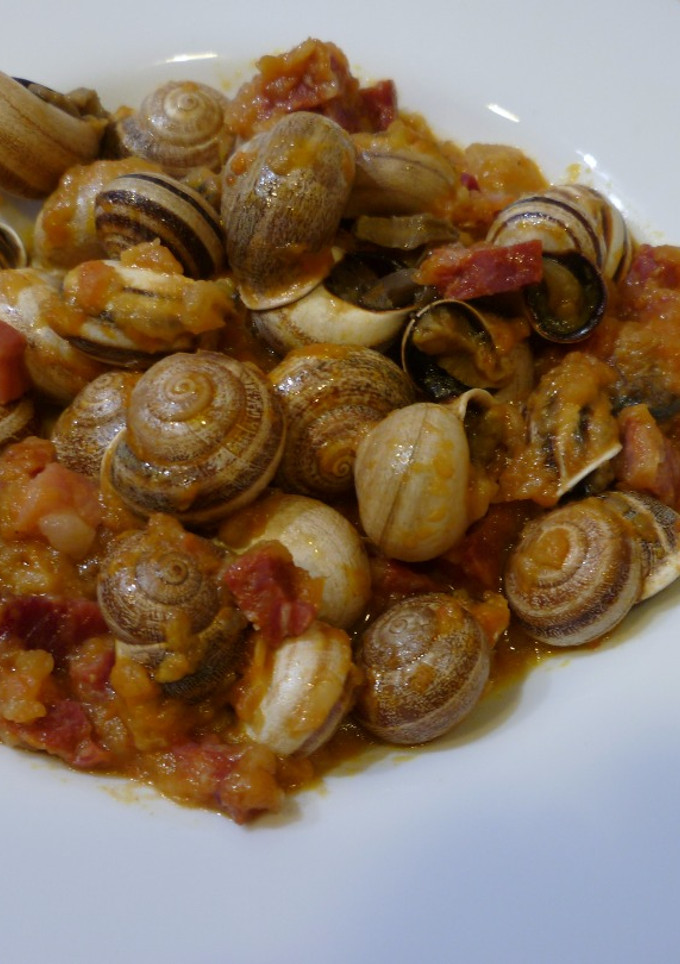 Una foto de Caracoles con chorizo