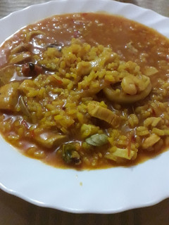 Una foto de Arroz con pollo y marisco