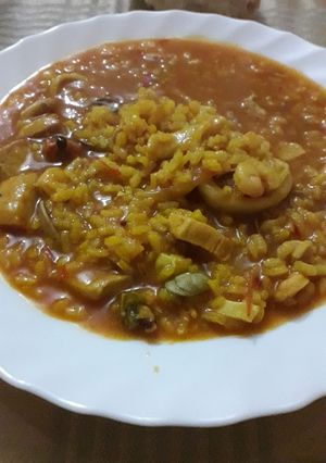 Una foto de Arroz con pollo y marisco