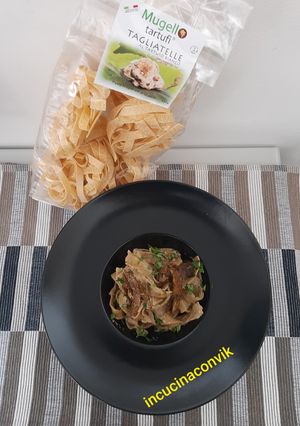 Foto di Tagliatelle al tartufo bianco con crema di funghi porcini
