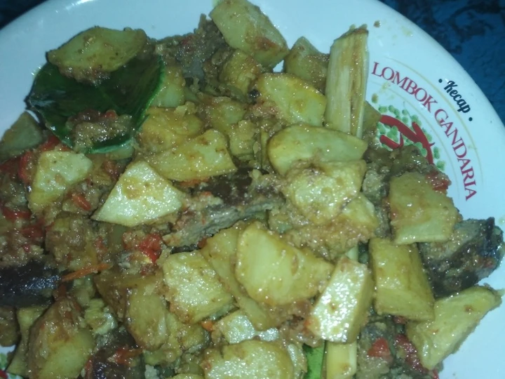 Cara Mudah Membikin Resep Sambel goreng kentang ati yang Bisa Manjain Lidah Anti Ribet, Uenak Banget