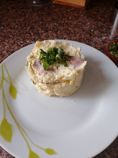 Una foto de Kartoffelsalat (Ensalada de Patatas Alemana)