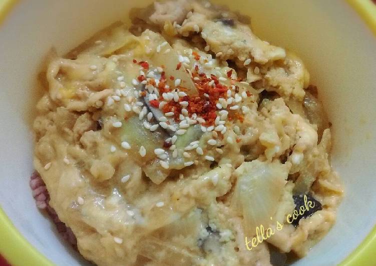 Resep Oyakodon (Chicken &amp; Egg Rice Bowl) Anti Gagal