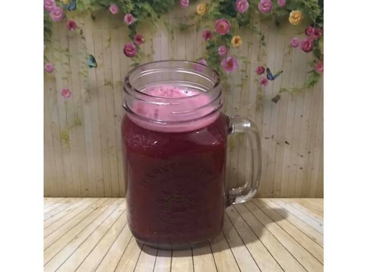 Langkah Mudah untuk Menyiapkan Diet Juice Strawberry Pear Beetroot Purple Cabbage, Enak Banget