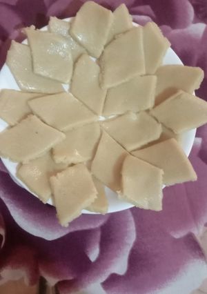 A picture of Kaju katli.