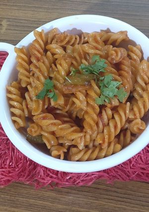A picture of Simple,tangy, spiral pasta.