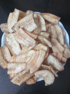 કાચા કેળાની વેફર (Raw Banana Wafer Recipe In Gujarati) રેસીપી મુખ્ય ફોટો