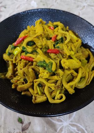 Foto resep Usus Ayam Bumbu Kuning daun kemangi💛