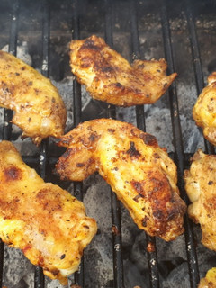 Una foto de Barbacoa de pollo a la Húngara