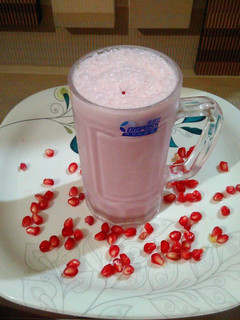 A picture of Pomegranate milk shake.