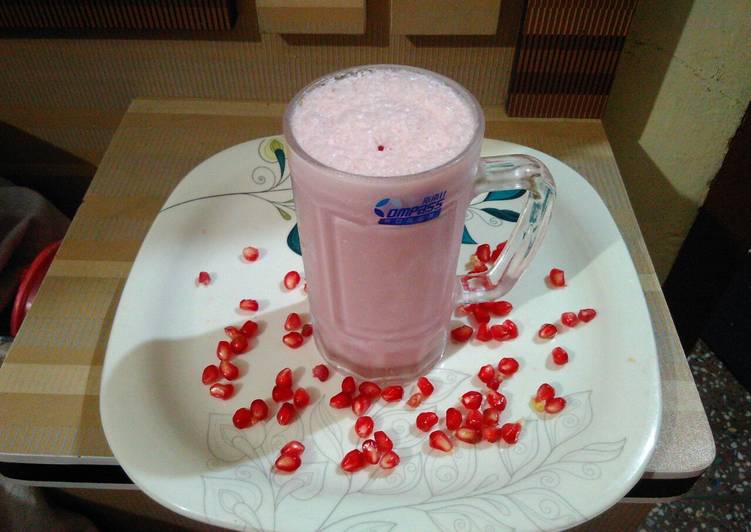 Pomegranate milk shake