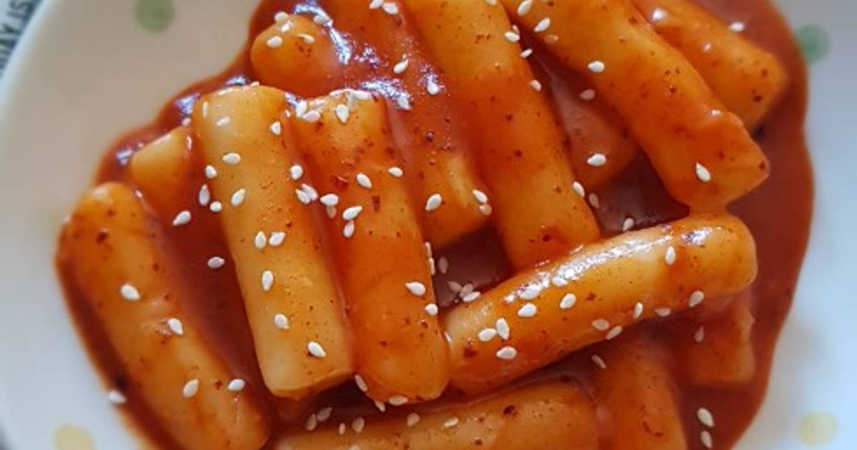 Amazon.com: O'Food Tteokbokki Korean Rice Cakes with Garlic Sauce,  Authentic Instant Spicy Korean Street Food Snack, Perfect with Cheese and  Ramen Noodles, Ready to Eat, Gluten Free, No MSG, No Corn Syrup (