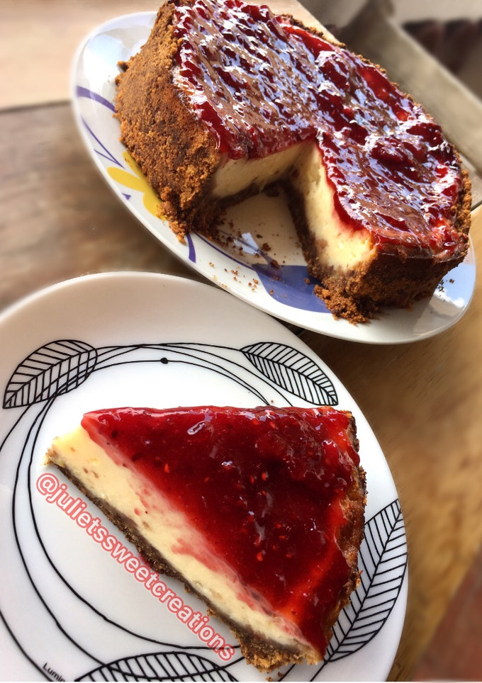 Una foto de Cheesecake improvisado 🍰🍓 - al horno