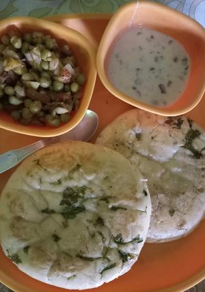 A picture of Matar kulcha.