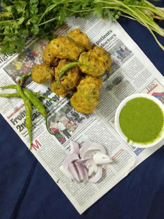 पालक पकौड़ा (palak pakoda recipe in Hindi) रेसिपी मुख्य फोटो