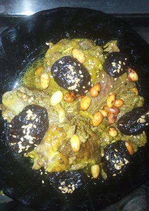 صورة لوصفة اللحم بالبرقوق ولوز
