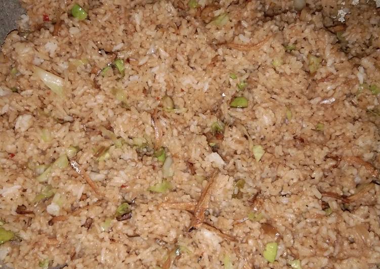 Langkah Mudah Menyiapkan Nasi Goreng Petai Teri Bikin Manjain Lidah