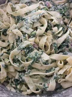 Una foto de Crema de espinacas y queso 🧀 para pasta
