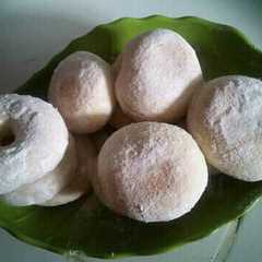A picture of Donat so simple.