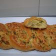 Pan con ajo, perejil y queso