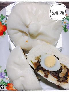 Hình của món Bánh bao nhân thịt trứng.