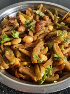 शाही तोंडली फ्राय भाजी (Tondli Fry Bhaji Recipe In Marathi) रेसिपी चे मुख्य फोटो