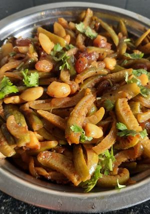 शाही तोंडली फ्राय भाजी (Tondli Fry Bhaji Recipe In Marathi) रेसिपी चे मुख्य फोटो 