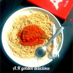 A picture of Sweet pepper stew with pasta.