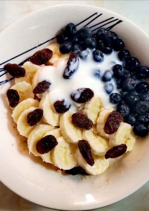 Una foto de Avena con maca, plátano y arándanos