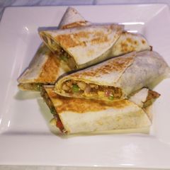 A picture of Chipotle Chicken Wraps.