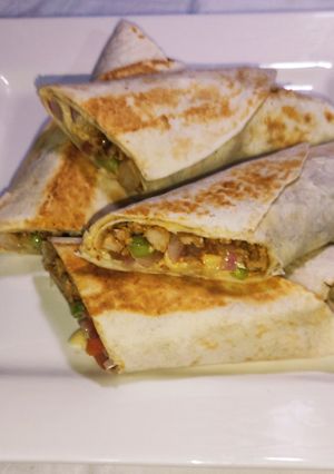 A picture of Chipotle Chicken Wraps.