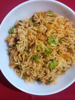સેઝવાન રાઈસ (Schezwan Rice Recipe In Gujarati) રેસીપી મુખ્ય ફોટો