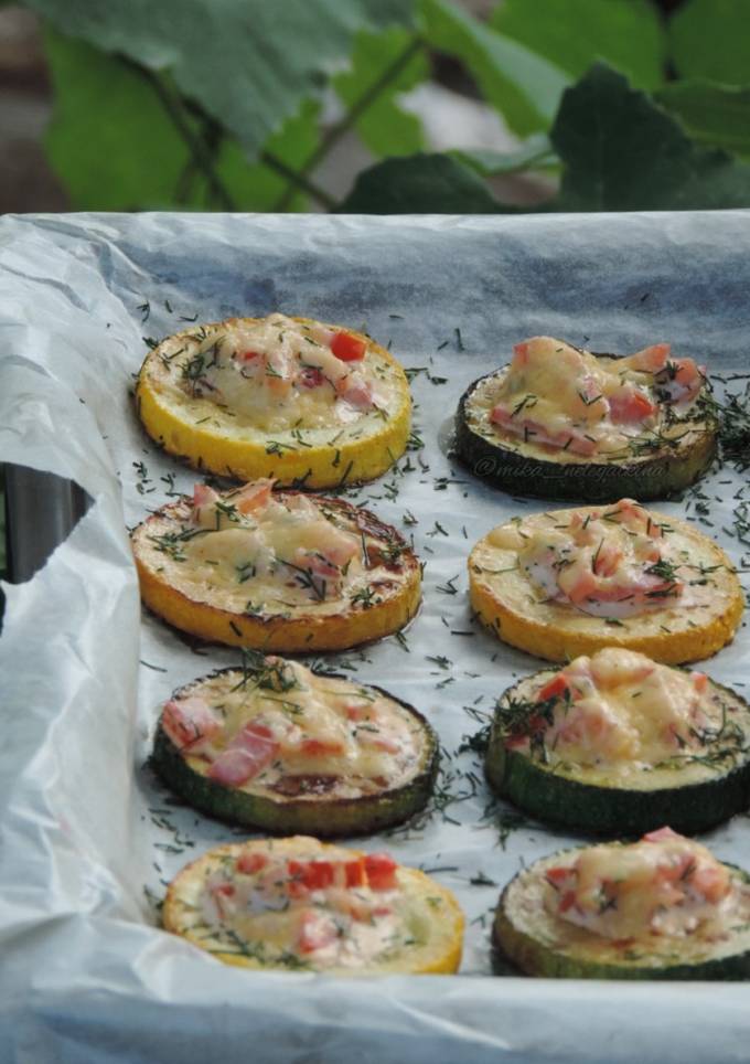 Кабачки з помідорами та сиром