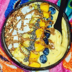 A picture of Sunshine in a bowl 🌞🌞 tropical smoothie bowl.