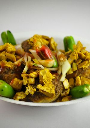 A picture of Chicken phuchka.