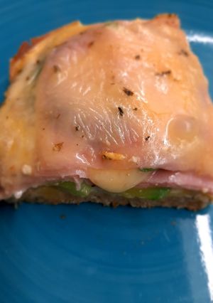 Una foto de Tarta de zapallitos con base de avena