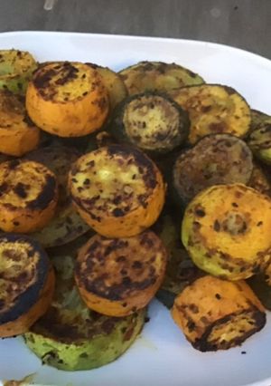 Une photo de Courgettes tricolores grillées aux épices et origan (recette plancha)