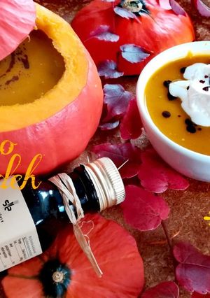 A picture of Pumpkin soup.