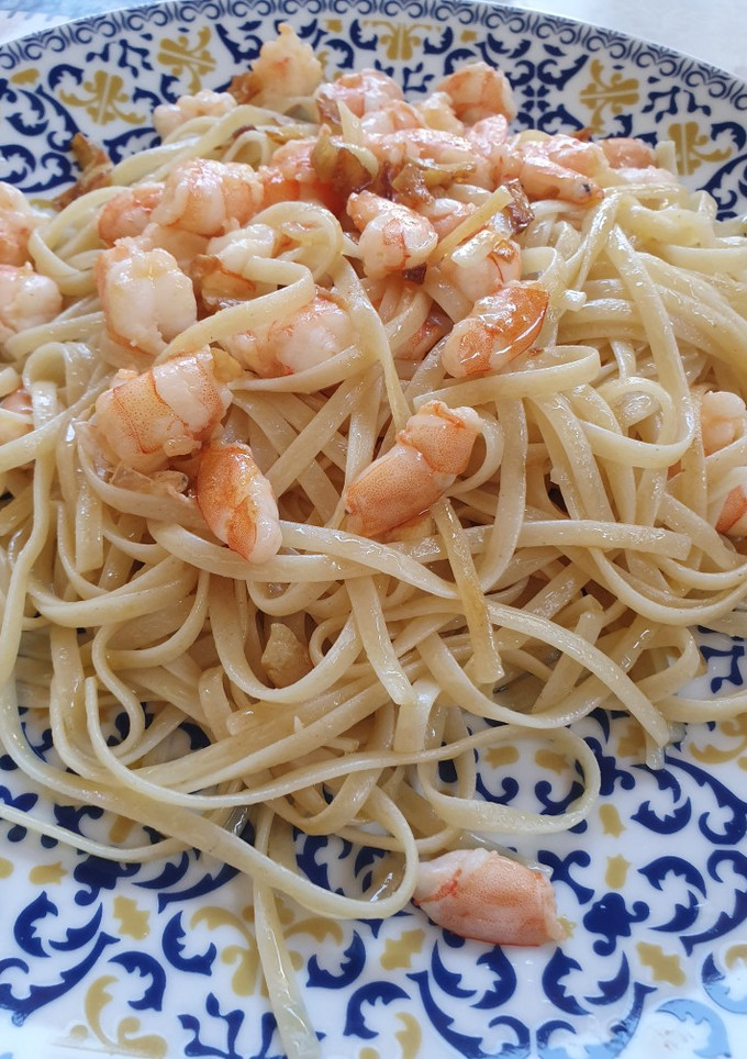 Una foto de Pasta con gambas